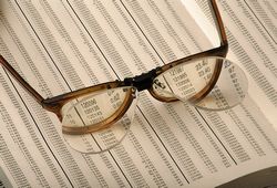 clip on magnifying glasses picture